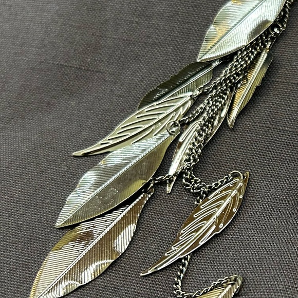 Drop Necklace & Earrings Set - Leaf Design - Gunmetal - Picture 12 of 14